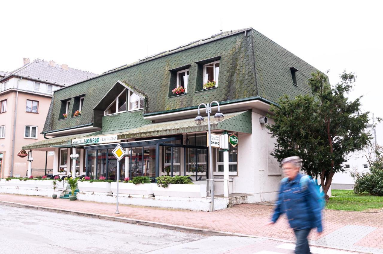 Hotel Monaco Náměšť nad Oslavou Exteriör bild